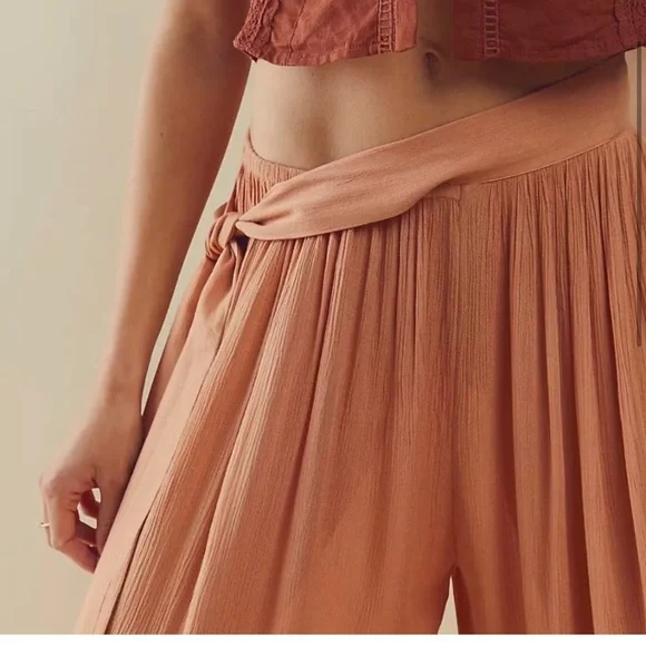 NWOT FREE PEOPLE sliver of light wide leg tie sides pants in blue size S/M - Picture 4 of 12